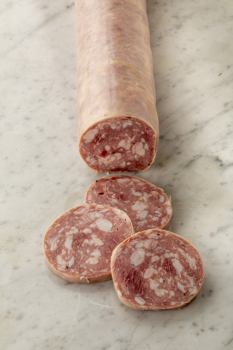 Saucisson cuit à l'ail